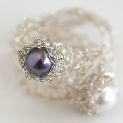 Gehäkelte Ringe mit Perlen aus der Kollektion "Häkelblümchen"